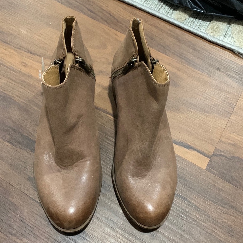Lucky Brand - Zipper Low Bootie size 6